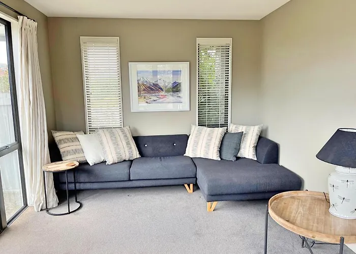度假居 Wanaka Holiday Home *