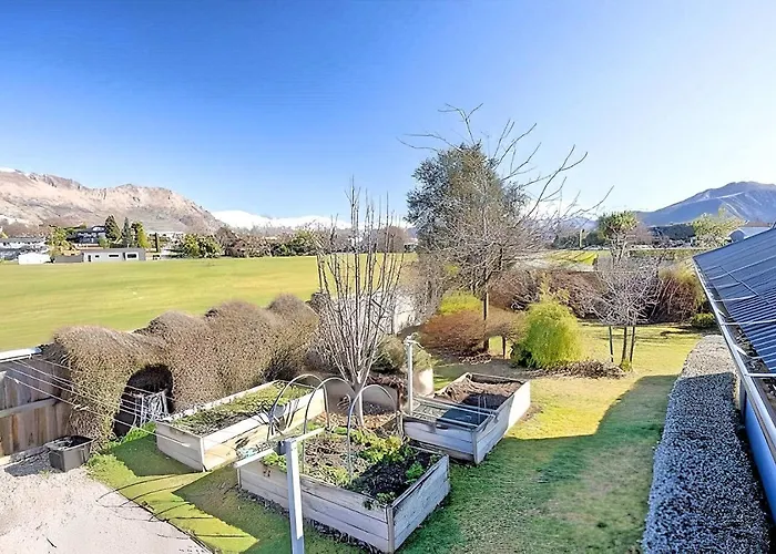 Wanaka Holiday Home 瓦纳卡